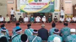 Wakil-Ketua-DPRD-Kota-Metro-Bersama-Walikota-Sambut-Kepulangan-Jamaah-Haji-800x445